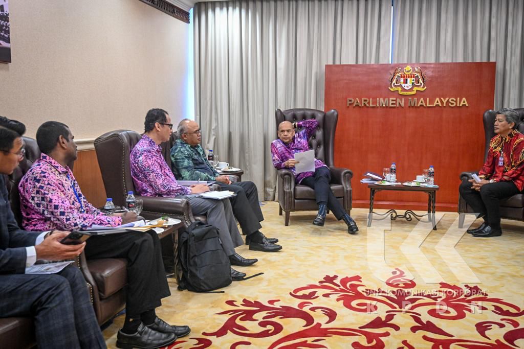 INISIATIF KERJASAMA DI ANTARA KPDN DAN PERSATUAN FRANCAIS MALAYSIA DALAM MEMBANGUNKAN INDUSTRI FRANCAIS