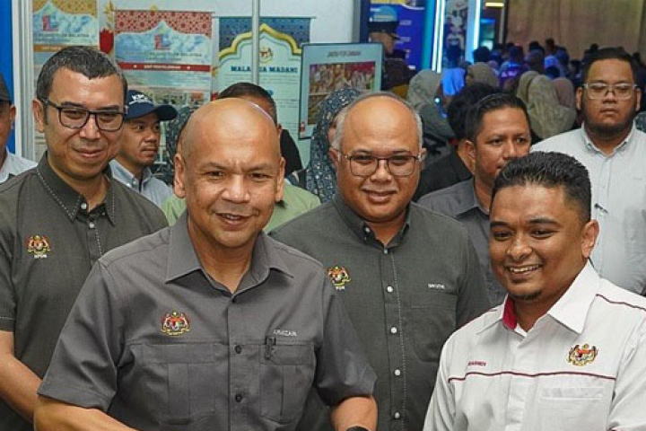 KEMERIAHAN KEMUNCAK HARI TERAKHIR PROGRAM MADANI RAKYAT TAWAU DI RERUAI KPDN
